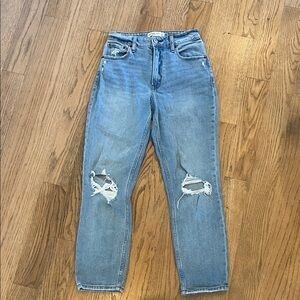 Abercrombie & Fitch The Mom High-Rise Jeans